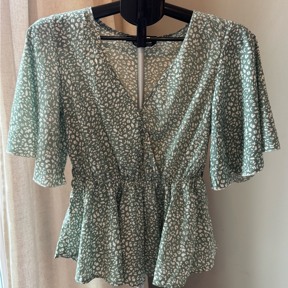 Green Patterned Women's Blouse Flutter Sleeve SHEIN Cinch elastic waist Size S